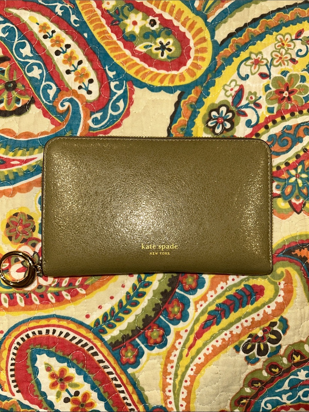 Kate Spade Halo glazed leather wallet in dried thyme with tags. Gently used.